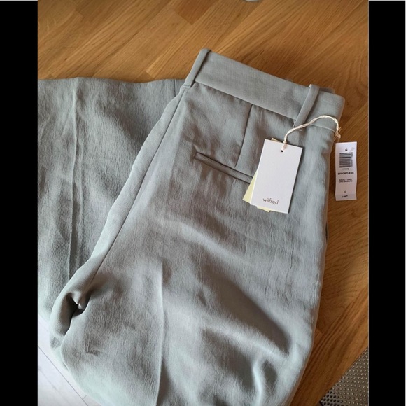 SOLD NWT ARITZIA EFFORTLESS PANT - Picture 1 of 2